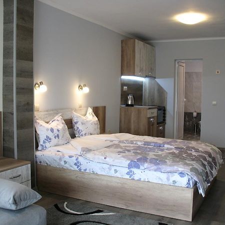 Leon Rent Studio 8 Apartman Veliko Tarnovo Kültér fotó