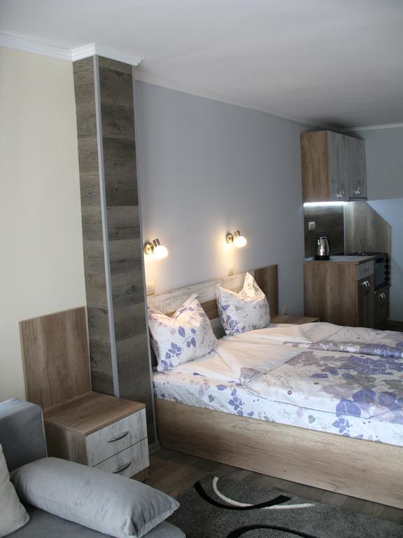 Leon Rent Studio 8 Apartman Veliko Tarnovo Kültér fotó