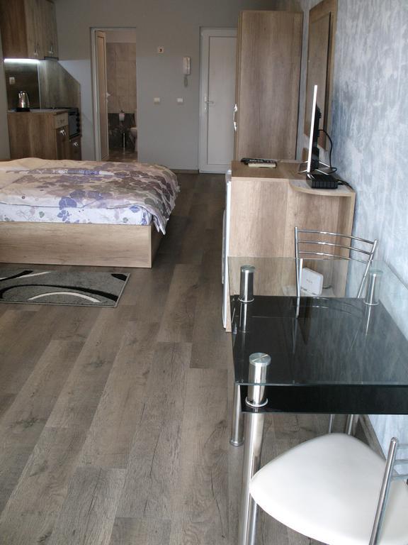 Leon Rent Studio 8 Apartman Veliko Tarnovo Kültér fotó